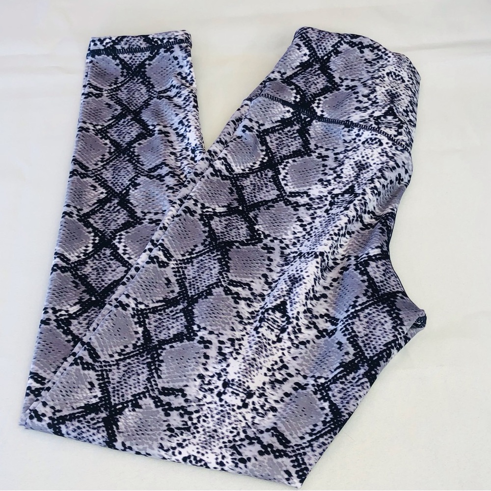 Nicole Miller Sports Purple Snakeskin Print Leggings - Picture 14 of 16